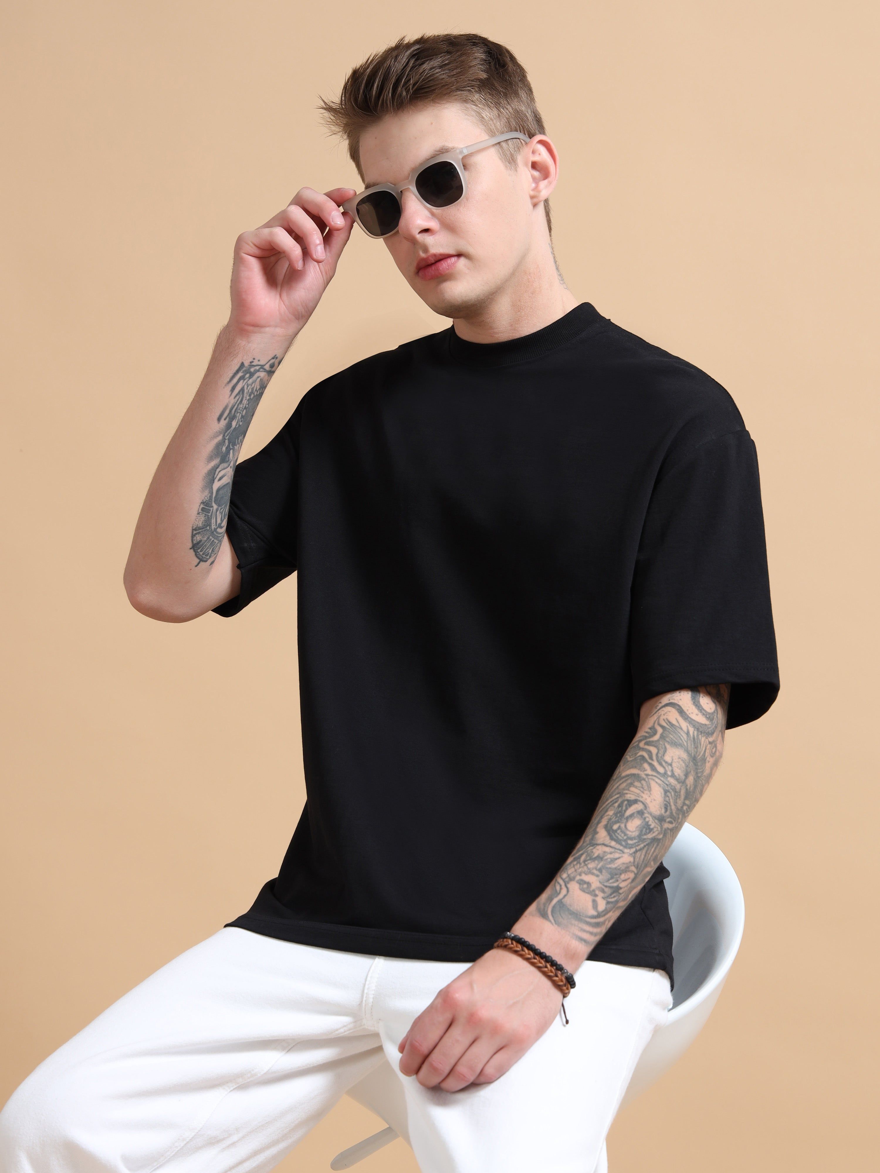 Relaxed Fit - Black