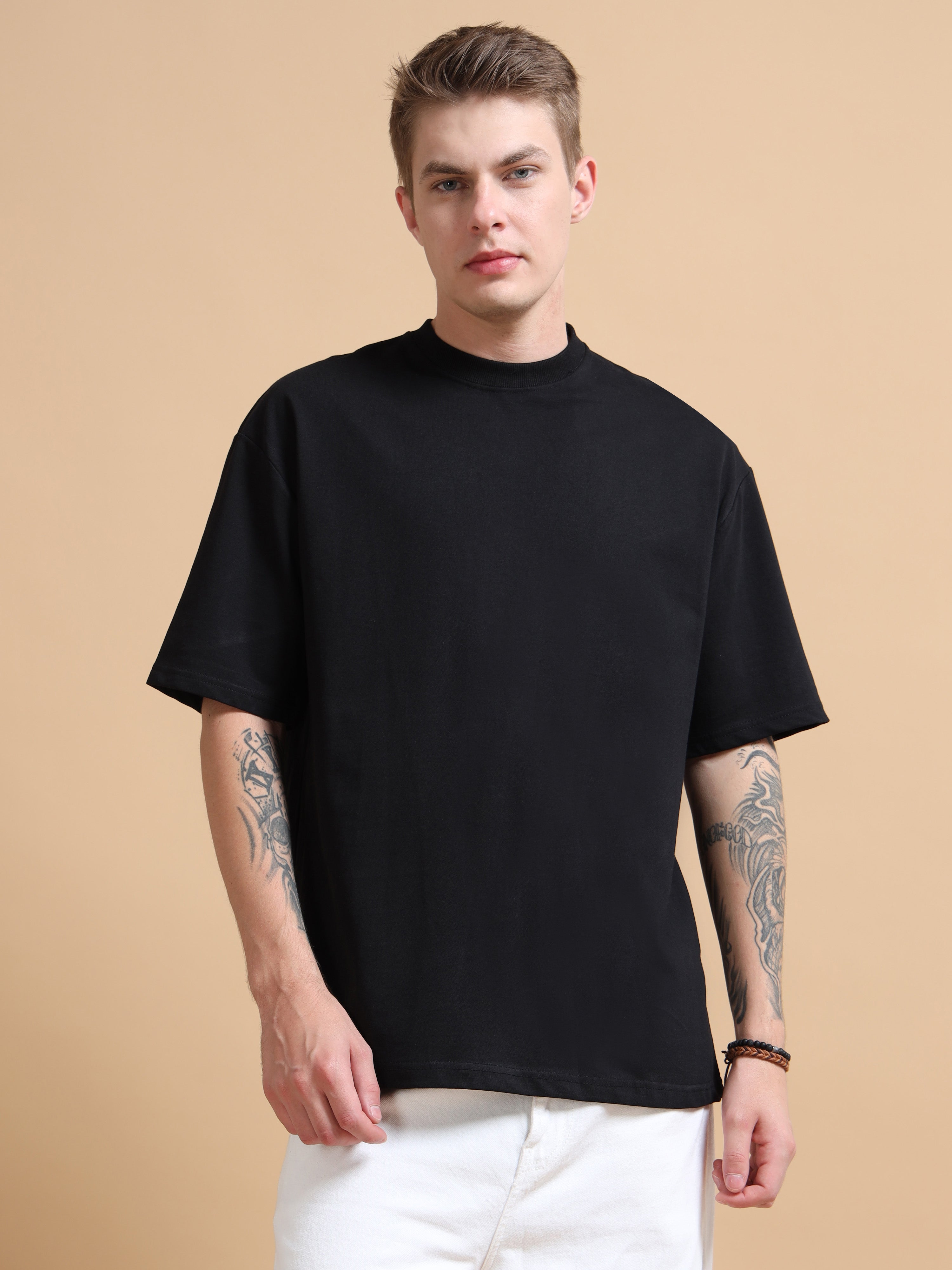 Relaxed Fit - Black