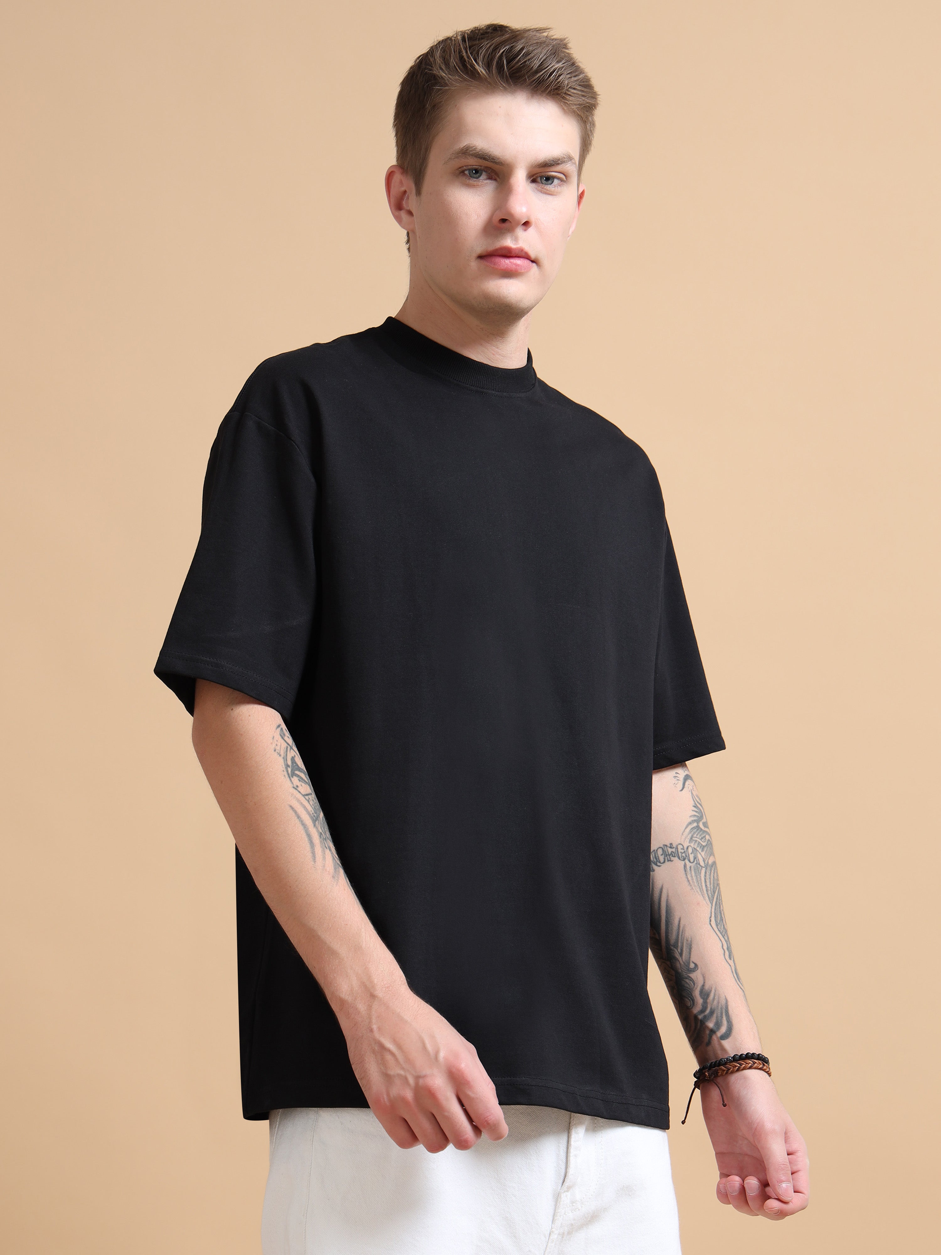 Relaxed Fit - Black
